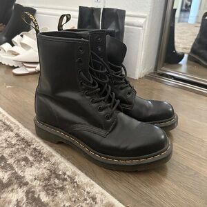DR. Martens